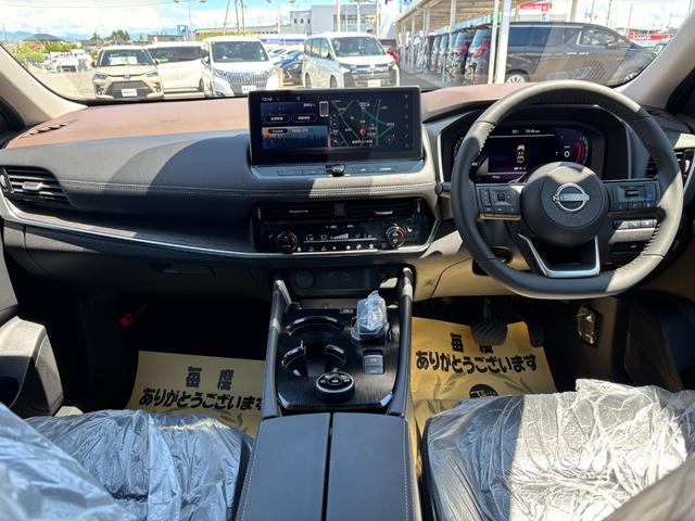 エクストレイル G e-4ORCE 登録済未使用車 12.3インチワイドディスプレイ フルセグ 全席シートヒーター シートメモリ パワーバックドア アラウンドビュー プロパイロット 置くだけ充電 ETC2.0(2枚目)