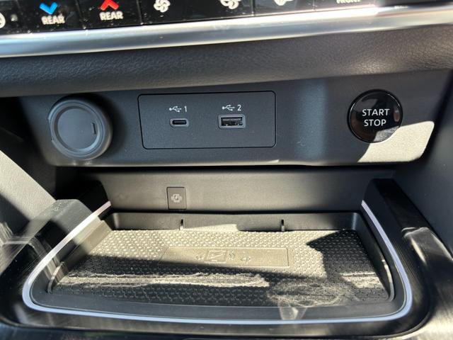 エクストレイル G e-4ORCE 登録済未使用車 12.3インチワイドディスプレイ フルセグ 全席シートヒーター シートメモリ パワーバックドア アラウンドビュー プロパイロット 置くだけ充電 ETC2.0(7枚目)