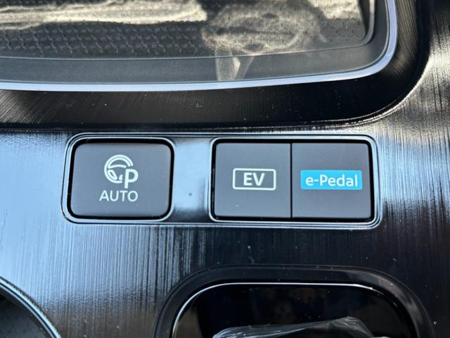 エクストレイル G e-4ORCE 登録済未使用車 12.3インチワイドディスプレイ フルセグ 全席シートヒーター シートメモリ パワーバックドア アラウンドビュー プロパイロット 置くだけ充電 ETC2.0(8枚目)