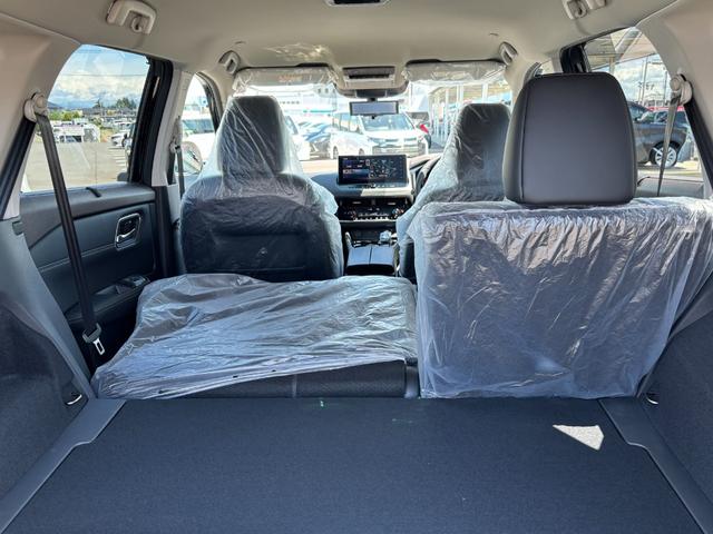 エクストレイル G e-4ORCE 登録済未使用車 12.3インチワイドディスプレイ フルセグ 全席シートヒーター シートメモリ パワーバックドア アラウンドビュー プロパイロット 置くだけ充電 ETC2.0(23枚目)