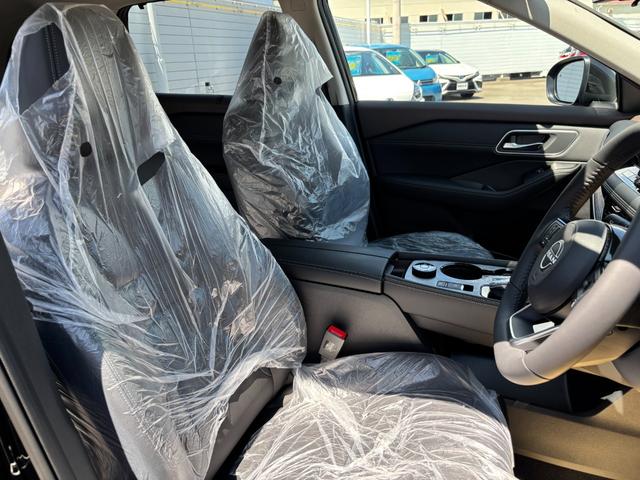 エクストレイル G e-4ORCE 登録済未使用車 12.3インチワイドディスプレイ フルセグ 全席シートヒーター シートメモリ パワーバックドア アラウンドビュー プロパイロット 置くだけ充電 ETC2.0(29枚目)