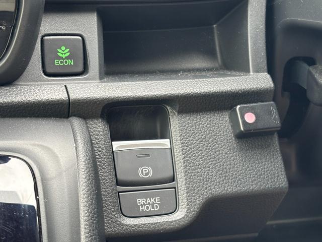 N-ONE プレミアム ツアラー ワンオーナー 純正9インチインターナビ バックカメラ フルセグ パーキングセンサー HDMI LEDオートライト ハーフレザーシート シートヒーター エンジンスターター ETC(7枚目)