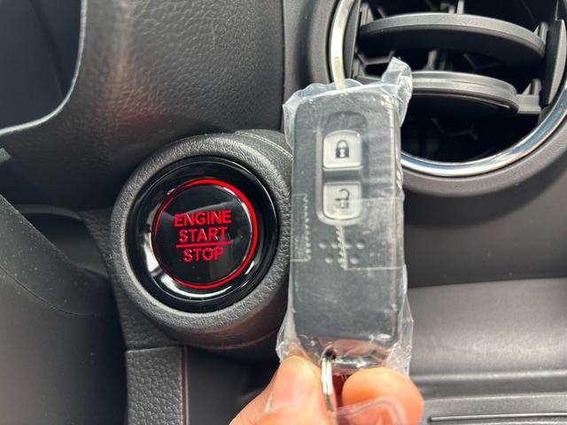 N-ONE プレミアム ツアラー ワンオーナー 純正9インチインターナビ バックカメラ フルセグ パーキングセンサー HDMI LEDオートライト ハーフレザーシート シートヒーター エンジンスターター ETC(10枚目)