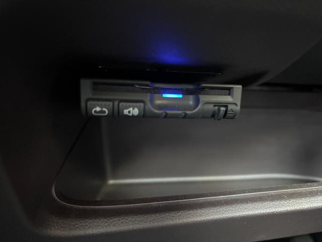 Ｎ－ＷＧＮカスタム Ｇ　ＳＤナビ　バックカメラ　ＣＤ＆ＤＶＤ再生　キセノンライト　フォグランプ　ステアリングリモコン　純正フロアマット＆バイザー（12枚目）