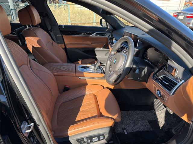 ７シリーズ Ｍ７６０Ｌｉ　ｘＤｒｉｖｅ　後期／Ｖ１２／スカイラウンジルーフ／ＤＭＥ７００ｐｓ・Ｂｏｗｅｒｓ＆Ｗｉｌｋｉｎｓサラウンド／リアエンターテイメント／エグゼクティブラウンジ（10枚目）