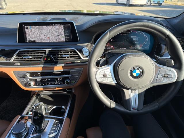 ７シリーズ Ｍ７６０Ｌｉ　ｘＤｒｉｖｅ　後期／Ｖ１２／スカイラウンジルーフ／ＤＭＥ７００ｐｓ・Ｂｏｗｅｒｓ＆Ｗｉｌｋｉｎｓサラウンド／リアエンターテイメント／エグゼクティブラウンジ（16枚目）