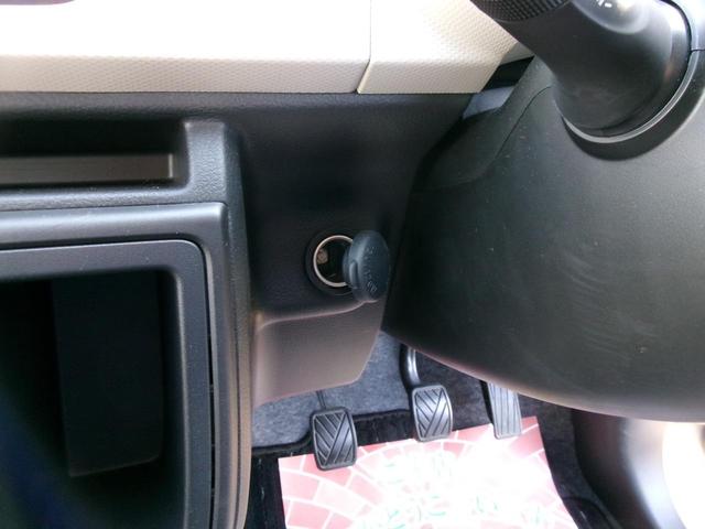 アルト F 4WD オートライト フォグランプ キーレス 運転席シートヒーター MT 盗難防止システム ABS CD 社外足回り 社外アルミホイール 社外タコメーター 衝突安全ボディ パワーウィンドウ(17枚目)