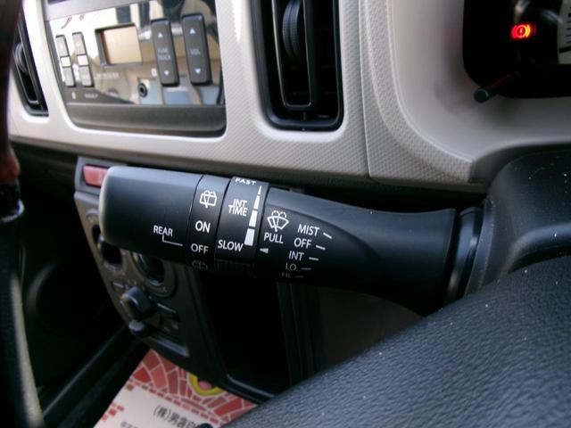 アルト F 4WD オートライト フォグランプ キーレス 運転席シートヒーター MT 盗難防止システム ABS CD 社外足回り 社外アルミホイール 社外タコメーター 衝突安全ボディ パワーウィンドウ(18枚目)