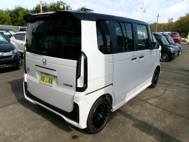 Ｎ－ＢＯＸカスタム ターボコーディネートスタイル　ホンダセンシング　ナビ装着用スペシャルパッケージ　両側パワースライドドア　前席シートヒーター　電動パーキング・ホールド機能　電動格納ミラー　ロールサンシェード　シートバックテーブル（24枚目）