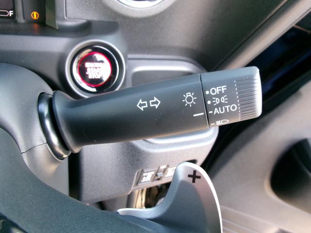 Ｎ－ＢＯＸカスタム ターボ　ホンダセンシング　ナビ装着用スペシャルパッケージ　四輪駆動　両側パワースライドドア　電動パーキング・ホールド機能　前席シートヒーター　電動格納ミラー　ロールサンシェード　シートバックテーブル（7枚目）