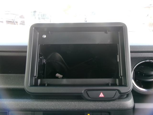 Ｎ－ＢＯＸカスタム ターボ　ホンダセンシング　ナビ装着用スペシャルパッケージ　四輪駆動　両側パワースライドドア　電動パーキング・ホールド機能　前席シートヒーター　電動格納ミラー　ロールサンシェード　シートバックテーブル（10枚目）