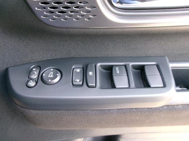 Ｎ－ＢＯＸカスタム ターボ　ホンダセンシング　ナビ装着用スペシャルパッケージ　四輪駆動　両側パワースライドドア　電動パーキング・ホールド機能　前席シートヒーター　電動格納ミラー　ロールサンシェード　シートバックテーブル（20枚目）