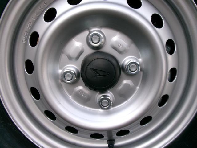 ハイゼットトラック スタンダード 農用スペシャル スマートアシスト パートタイム4WD CVT オートライト ハイビームアシスト 荷台ライト ラジオ エアコン パワーステアリング 運転席エアバッグ 助手席エアバッグ デフロック 4枚リーフスプリング(35枚目)