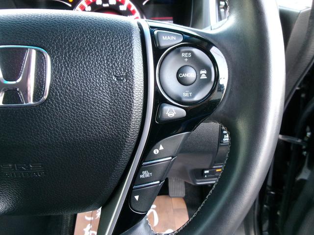 オデッセイ アブソルート・Ｘホンダセンシング　ホンダセンシング　両側パワースライドドア　社外ナビ　フルセグテレビ　ＣＤ　ＤＶＤ　ＵＳＢ　Ｂｌｕｅｔｏｏｔｈ　バックモニター　ＥＴＣ　ステアリングスイッチ　サンシェード　電動格納ミラー　パドルシフト（4枚目）