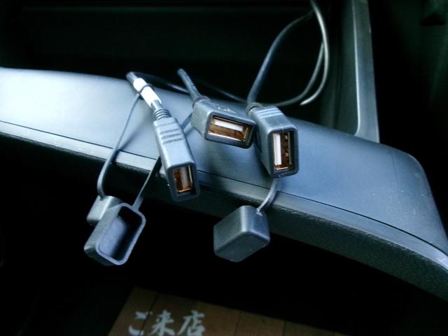 オデッセイ アブソルート・Ｘホンダセンシング　ホンダセンシング　両側パワースライドドア　社外ナビ　フルセグテレビ　ＣＤ　ＤＶＤ　ＵＳＢ　Ｂｌｕｅｔｏｏｔｈ　バックモニター　ＥＴＣ　ステアリングスイッチ　サンシェード　電動格納ミラー　パドルシフト（9枚目）