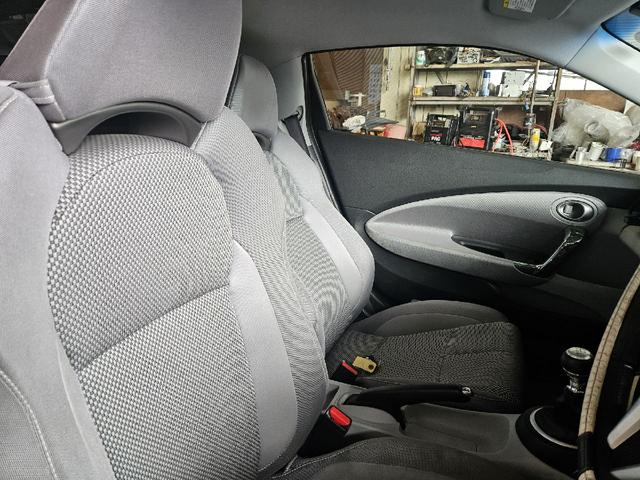 ＣＲ－Ｚ α　バックカメラ　オートクルーズコントロール　ＭＴ　ＨＩＤ　スマートキー　アイドリングストップ　電動格納ミラー　アルミホイール　盗難防止システム　衝突安全ボディ　ＡＢＳ　ＥＳＣ　エアコン（24枚目）