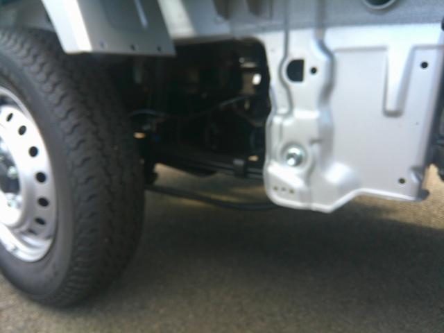 キャリイトラック KCエアコン・パワステ 4WD 届出済み未使用車(7枚目)
