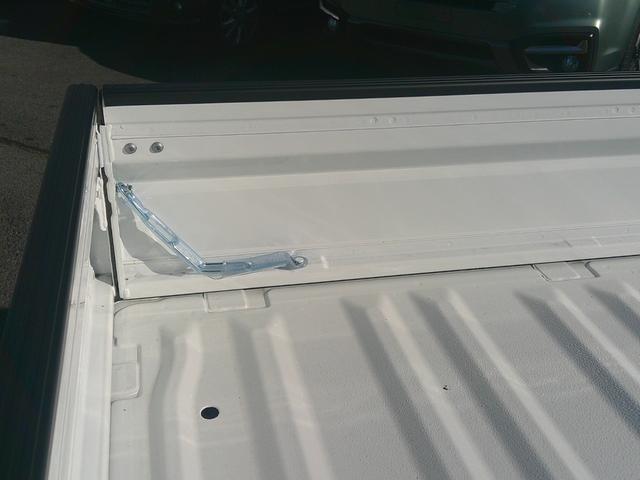 キャリイトラック KCエアコン・パワステ農繁仕様 4WD 届け出済み未使用車(5枚目)