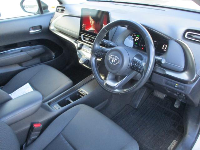 アクア Z ディスプレイオーディオ・前後ドライブレコーダー付きワンオーナー(7枚目)