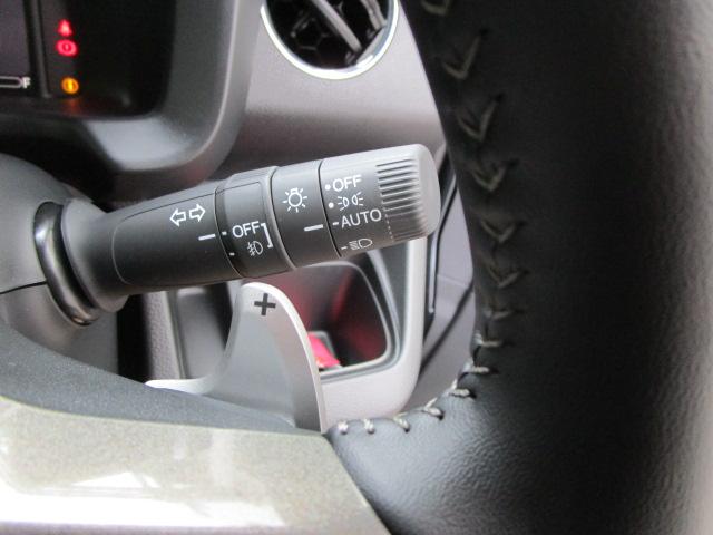 パドルシフト　オートライト　革巻きステアリング