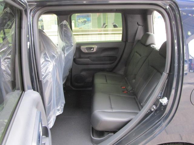 左右独立式リクライニング＆一体式スライドリヤシート