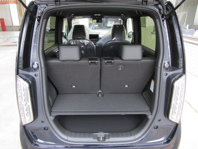 多彩なシートアレンジで室内広々！荷物もタップリ積めます