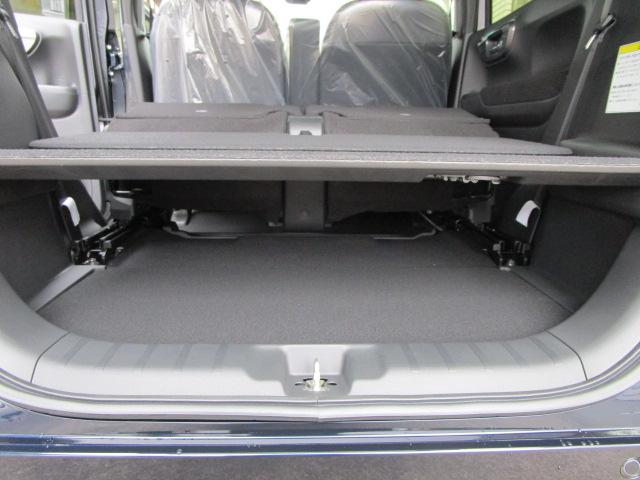 トレー下にも収納可能