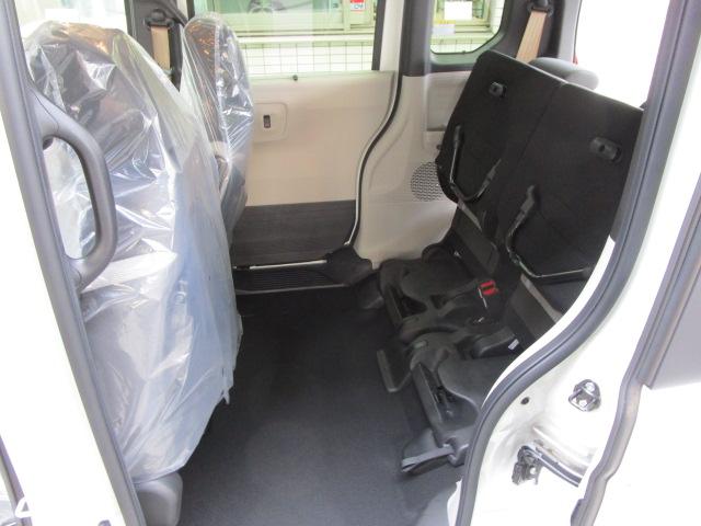 N-BOX ベースグレード 4WD メーカーオプション右(両側)電動スライドドア/後席用シートバックテーブル/後席用アームレスト/オートリトラミラー オプション色 衝突軽減ブレーキ メーカー保証継承渡し 届出済未使用車(32枚目)
