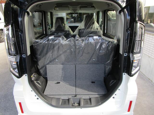 多彩なシートアレンジで室内広々！荷物もタップリ積めます