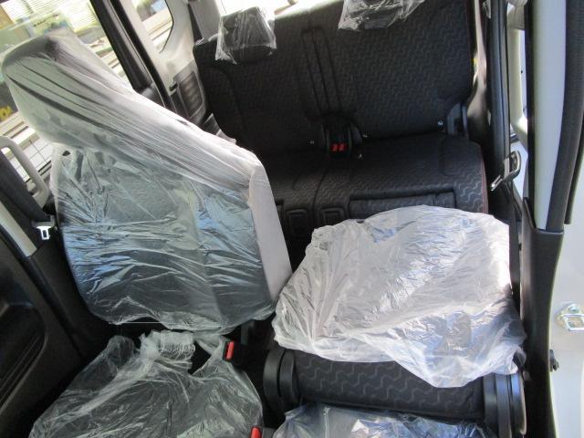 スペーシアギア ハイブリッドＸＺ　ターボ　４ＷＤ　９インチ全方位モニター付ナビ／全車速追従機能付アダプティブクルーズ／ステアリングヒーター／両側パワースライドドア／衝突軽減ブレーキ　２トーン色　メーカー保証継承渡し　届出済未使用車（31枚目）