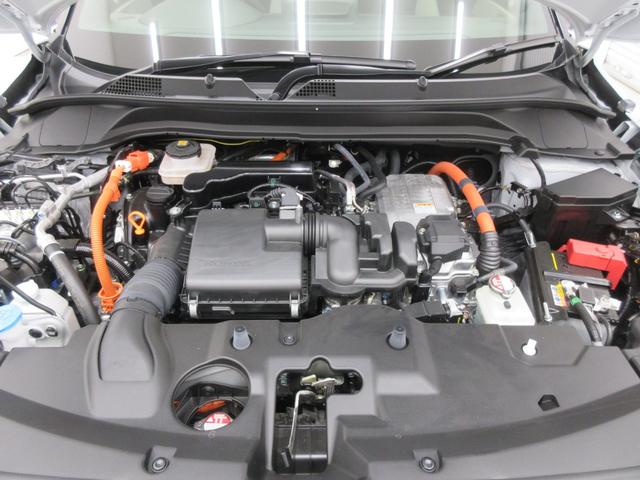 ヴェゼル ｅ：ＨＥＶ　Ｚ・ＰＬａＹパッケージ　登録済み未使用車　４ＷＤ　ホンダセンシング　パノラマルーフ　ホンダコネクトナビ　フルセグＴＶ　スマホ連携　全周囲カメラ　プレミアムオーディオ１０スピーカー　ＥＴＣ２．０　置くだけ充電　パワーバックドア（56枚目）