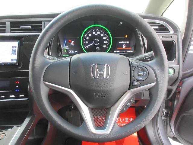 シャトル ハイブリッド ホンダセンシング ホンダセンシング 車線逸脱警報 社外ナビ ブルートゥース AUX端子 バックカメラ ETC ドライブレコーダー クルーズコントロール チップアップシート オートライト オートエアコン プッシュスタート(11枚目)