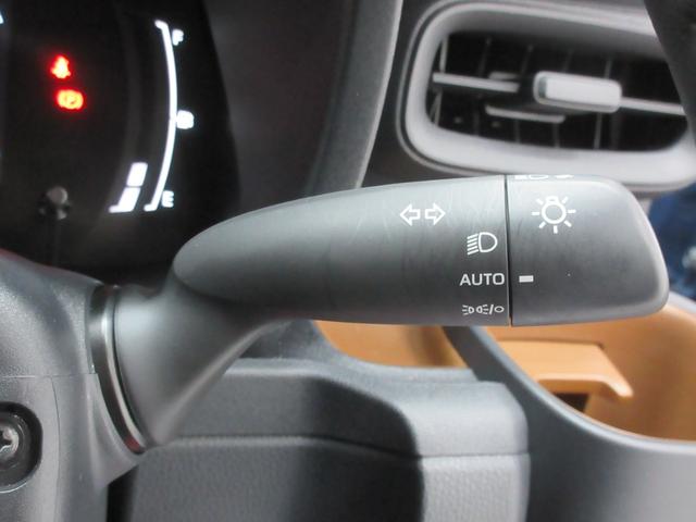 シエンタ ハイブリッドＺ　４ＷＤ　アドバンストパーク　リモコンエンジンスターター　１５インチアルミ　天井サーキュレーター　１０．５インチディスプレイオーディオ　全周囲カメラ　フルセグＴＶ　ＥＴＣ２．０　前後ドラレコ　５人乗り（27枚目）