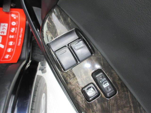 ハイエースバン スーパーＧＬ　ダークプライムＩＩ　モデリスタエアロ　４ＷＤ　トヨタセーフティセンス　純正ナビ　ＴＶ　ブルートゥース　バックカメラ　ＥＴＣ　１００Ｖ電源　リアクーラー　リアヒーター　純正１５インチアルミホイール　ＬＥＤヘッドライト（23枚目）