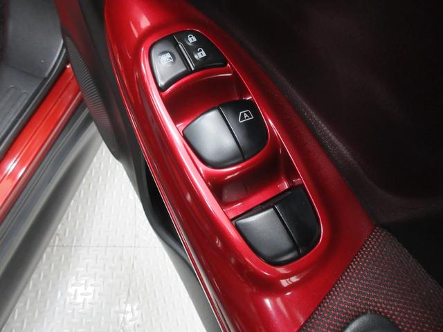 ジューク 15RX Vセレクション パーソナライゼーション エマージェンシーブレーキ レッドインテリア 純正ナビ バックカメラ 純正ドライブレコーダー ETC フルセグTV ブルートゥース USB端子 AUX端子 車線逸脱警報 横滑り防止装置 プッシュスタート(22枚目)