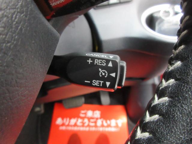 シエンタ ハイブリッドＧ　トヨタセーフティセンス　エンジンスターター　両側電動スライドドア　純正ナビ　全周囲カメラ　純正１２．１型フリップダウン　ＴＶ　ＥＴＣ２．０　ハンドル・左右シートヒーター　ＬＥＤヘッドライト　７人乗り（14枚目）