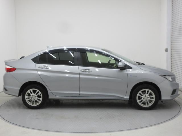 グレイス ハイブリッドＬＸ・ホンダセンシング　４ＷＤ　ホンダセンシング　社外ナビ　ブルートゥース　バックカメラ　ＥＴＣ　全周囲ドライブレコーダー　ステアリングリモコン　クルーズコントロール　デアイサー　サイドエアバック　ＬＥＤヘッドライト（4枚目）