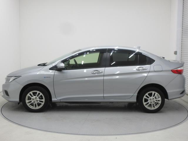 グレイス ハイブリッドＬＸ・ホンダセンシング　４ＷＤ　ホンダセンシング　社外ナビ　ブルートゥース　バックカメラ　ＥＴＣ　全周囲ドライブレコーダー　ステアリングリモコン　クルーズコントロール　デアイサー　サイドエアバック　ＬＥＤヘッドライト（5枚目）