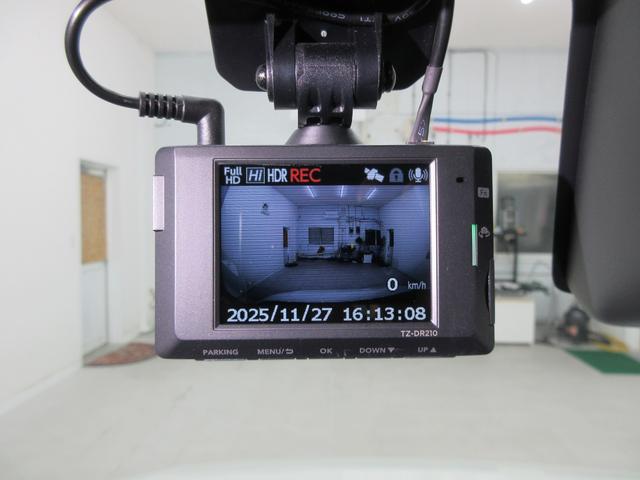 ルーミー カスタムＧ　４ＷＤ　純正９型ディスプレイオーディオ　前後ドラレコ　全周囲カメラ　ＴＶ　ＥＴＣ　両側電動スライドドア　左右シートヒーター　クルーズコントロール　ＬＥＤヘッドライト　プッシュスタート　スマートアシスト（28枚目）