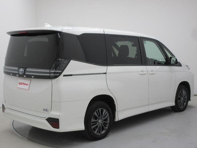 ヴォクシー ハイブリッドＳ－Ｇ　４ＷＤ　セーフティセンス　左側電動スライドドア　純正８型ナビ　ブルートゥース　ＵＳＢ端子　バックカメラ　ＥＴＣ２．０　追従型クルコン　７人乗り　ＬＥＤヘッドライト　クリアランスソナー　プッシュスタート（8枚目）