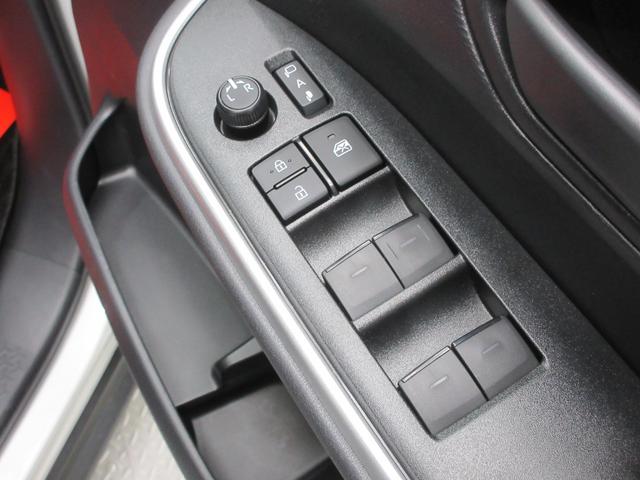 ヴォクシー ハイブリッドＳ－Ｇ　４ＷＤ　セーフティセンス　左側電動スライドドア　純正８型ナビ　ブルートゥース　ＵＳＢ端子　バックカメラ　ＥＴＣ２．０　追従型クルコン　７人乗り　ＬＥＤヘッドライト　クリアランスソナー　プッシュスタート（25枚目）