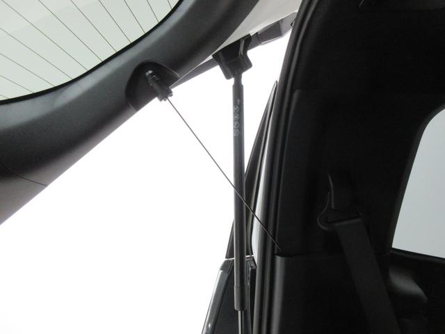 ヴォクシー ハイブリッドＳ－Ｇ　４ＷＤ　セーフティセンス　左側電動スライドドア　純正８型ナビ　ブルートゥース　ＵＳＢ端子　バックカメラ　ＥＴＣ２．０　追従型クルコン　７人乗り　ＬＥＤヘッドライト　クリアランスソナー　プッシュスタート（42枚目）