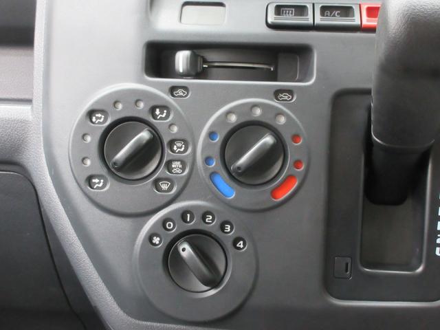 タウンエースバン ＧＬ　４ＷＤ　スマートアシスト　社外ナビ　フルセグＴＶ　ブルートゥース　バックカメラ　前後ドラレコ　ＥＴＣ　リアヒーター　ＬＥＤヘッドライト　バックフォグ　クリアランスソナー　前席パワーウィンドウ　キーレス（16枚目）