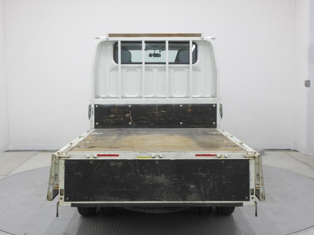 キャンター Ｗキャブ　Ｗキャブ　４ＷＤ　オートマ車　最大積載量１．４５ｔ　荷台長さ２１２５ｍｍ・幅１６１０ｍｍ・高さ３８０ｍｍ　ＥＴＣ　リアヒーター　三方開　メッキバンパー　フォグ　車幅灯　前席パワーウィンドウ（11枚目）