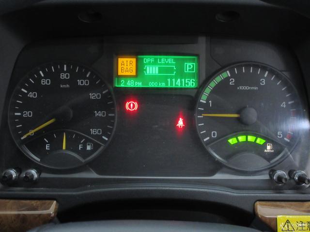 キャンター Ｗキャブ　Ｗキャブ　４ＷＤ　オートマ車　最大積載量１．４５ｔ　荷台長さ２１２５ｍｍ・幅１６１０ｍｍ・高さ３８０ｍｍ　ＥＴＣ　リアヒーター　三方開　メッキバンパー　フォグ　車幅灯　前席パワーウィンドウ（19枚目）