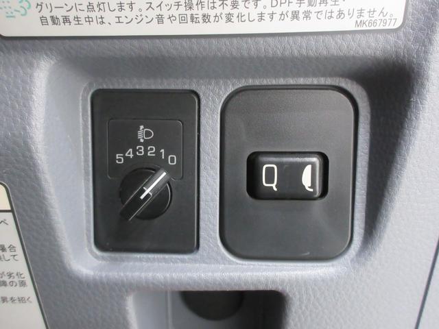 キャンター Ｗキャブ　Ｗキャブ　４ＷＤ　オートマ車　最大積載量１．４５ｔ　荷台長さ２１２５ｍｍ・幅１６１０ｍｍ・高さ３８０ｍｍ　ＥＴＣ　リアヒーター　三方開　メッキバンパー　フォグ　車幅灯　前席パワーウィンドウ（26枚目）