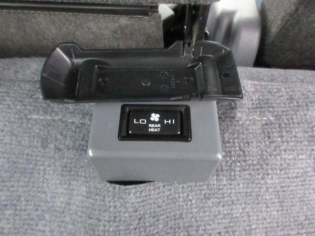 キャンター Ｗキャブ　Ｗキャブ　４ＷＤ　オートマ車　最大積載量１．４５ｔ　荷台長さ２１２５ｍｍ・幅１６１０ｍｍ・高さ３８０ｍｍ　ＥＴＣ　リアヒーター　三方開　メッキバンパー　フォグ　車幅灯　前席パワーウィンドウ（29枚目）