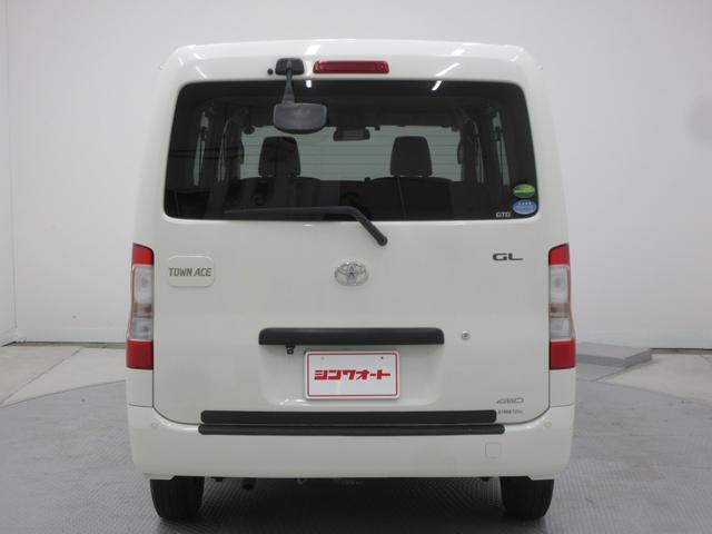 タウンエースバン ＧＬ　４ＷＤ　衝突被害軽減ブレーキ　社外ナビ　バックカメラ　ＥＴＣ　フルセグＴＶ　ブルートゥース　リアヒーター　前席パワーウィンドウ　ＬＥＤヘッドライト　電動格納ミラー　オートライト　キーレス　５人乗り（3枚目）