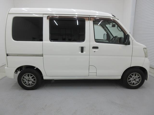 ハイゼットカーゴ スペシャル　４速ＡＴ・パートタイム４ＷＤ・社外ナビ・フルセグＴＶ・ブルートゥース・ＥＴＣ付き（4枚目）