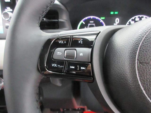 ヴェゼル ｅ：ＨＥＶ　Ｚ・ＰＬａＹパッケージ　４ＷＤ　パノラマルーフ　全周囲カメラ　純正９型ナビ　ＴＶ　ブルートゥース　ＥＴＣ２．０　置くだけ充電　ホンダセンシング　追従型クルコン　パドルシフト　ハンドル・シートヒーター　パワーゲート　デアイサー（12枚目）